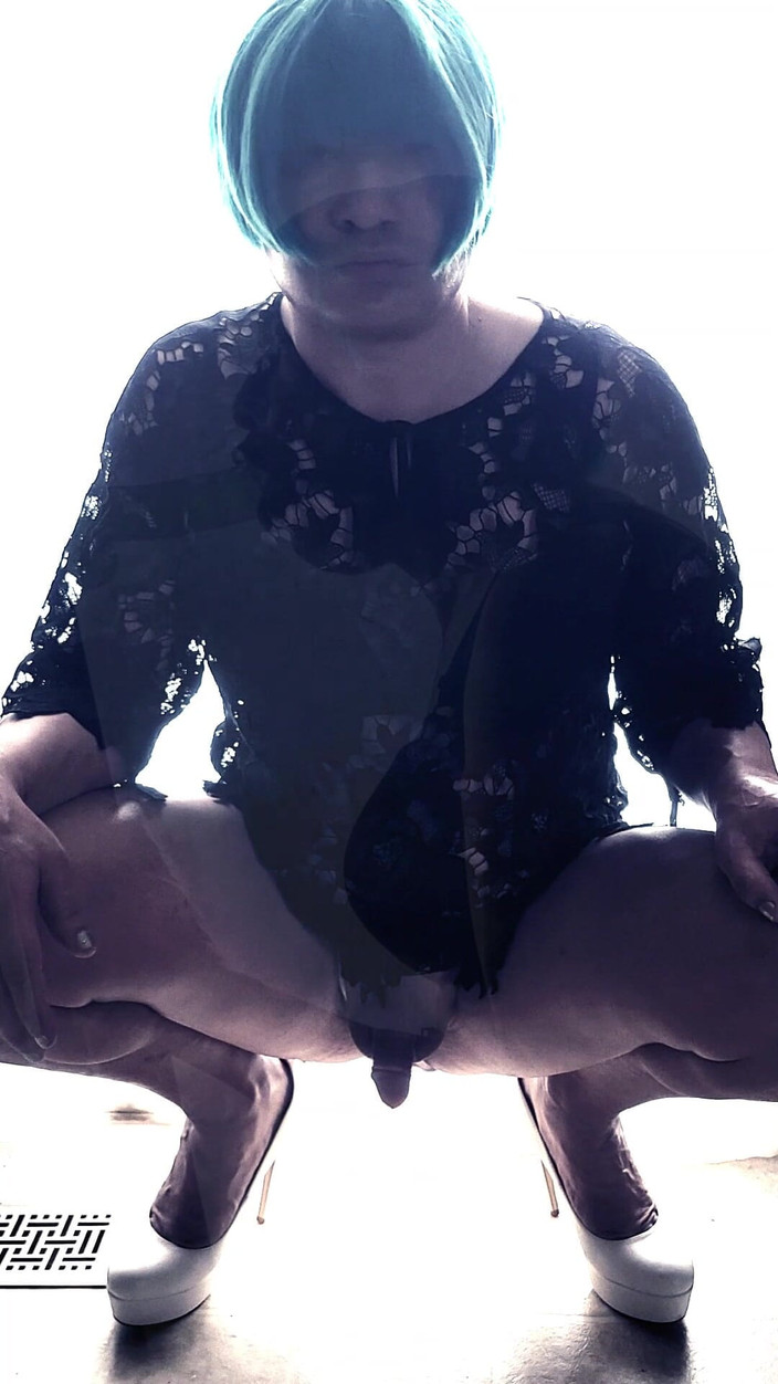 kandiKane: Fumando brasileña puta mariquita seducción en tacones de plataforma y...