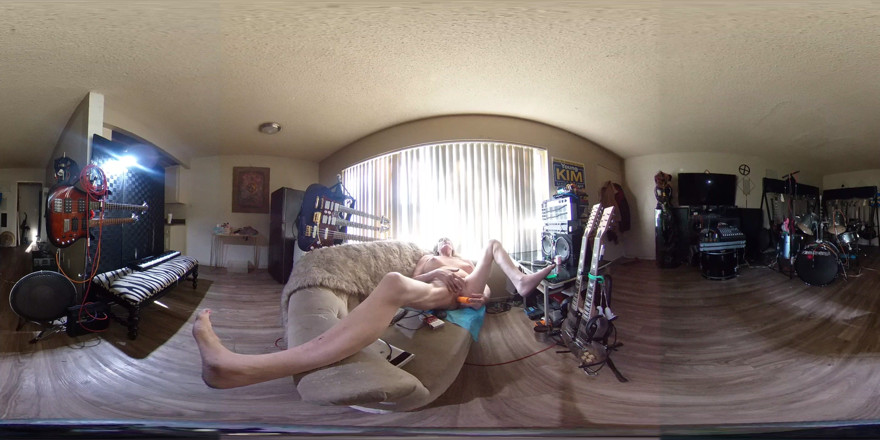 Lizzy Yum: Lizzy yum - video rekaman seks tante seksi april 2026 di lantai...