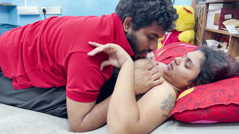 Vaigavarun45: สาวมาลายาลีนมไม่หยุดดูดควยโดยหนุ่มมัลลู