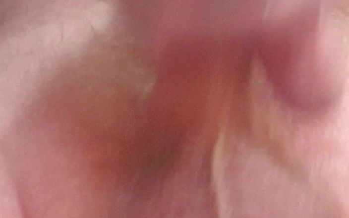 Redhairy4u: Il mio piccolo cazzo lecca la pipì