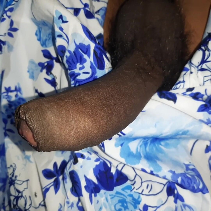 Hot Kolla: Söt pojke onanerar bär frock