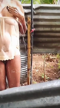Teenage Naughty Desi Village Girl Bathes in the Outdoors and Watches Secretly