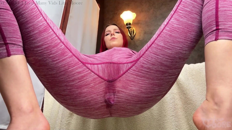 Lina Moore: Napalona fit loszka kobiecy wytrysk i jebanie jej tyłek