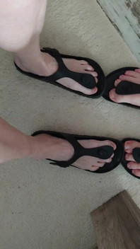 Barefoot Slide Show with a Nylonjunge in Birkenstocks