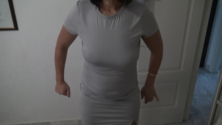 Stepmom Susan: Возбужденный пасынок умолял меня кончить в мои трусики после того, как я застукала его за дрочкой