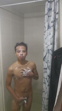 Pinoy Twink จัดหนักใต้ฝักบัว
