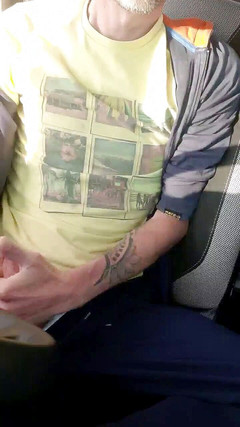 Mickacam: Trong xe hơi của tôi