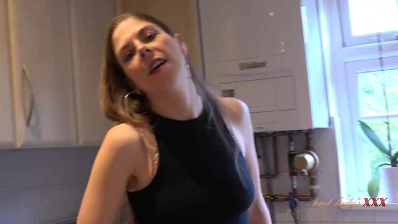 Aunt Judy's XXX: TanteJudysXXX - deine heiße MILF-ehefrau alice Maze lutscht deinen schwanz in...