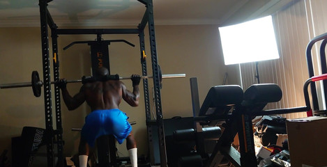 Hallelujah Johnson: Hallelujah Johnson - Barbell Squats