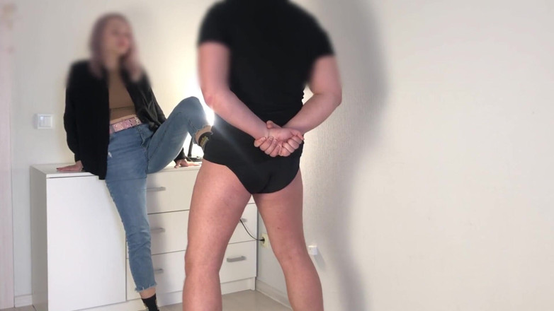 Amateur_fetish: Teen ballbusting 2 | angle 2