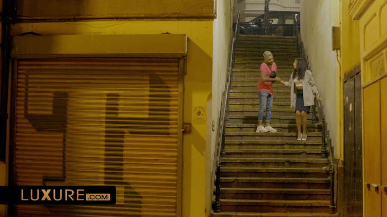 Luxure: Carollina को जगाने वाला अजनबी