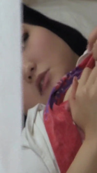 彼女は長い間田舎に住んでいて、離れています。今、彼女はすべて成長しました。新しい思い出を作りましょう。