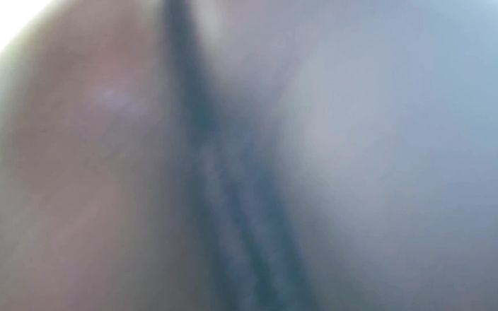 Super sexy ebony cuties: Extendiendo mi culo y mi coño balanceando mis enormes tetas