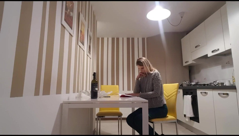 Erotic Tanya: Mädchen lesen und hart