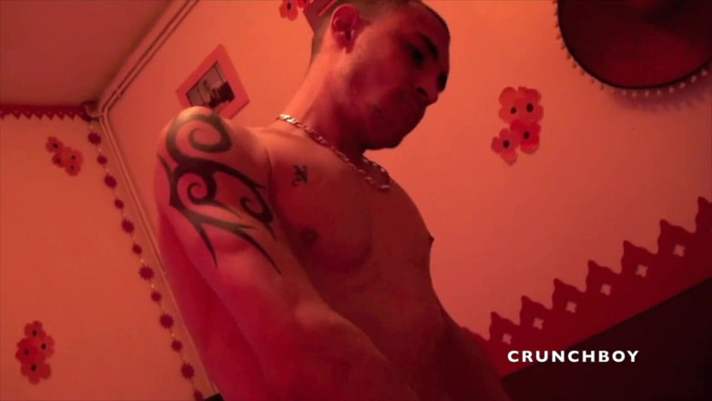 STRAIGHT BOY CURIOUS: Young gay sucking his straight friends