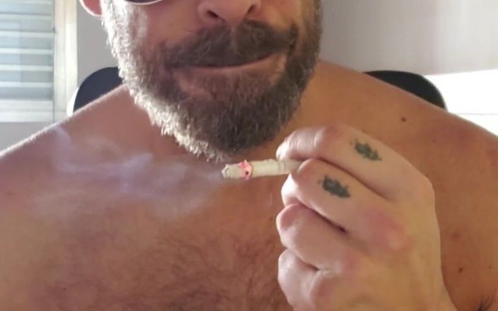 BBIG: Cash master che fuma vetro 01