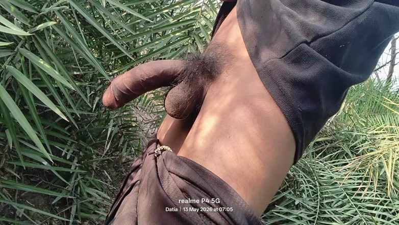 Xmama963: Ragazzo indiano sexy in una fattoria