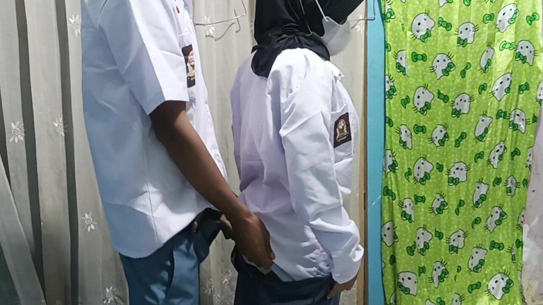 Rania: College Girl Fucking Her Boyfriend After College