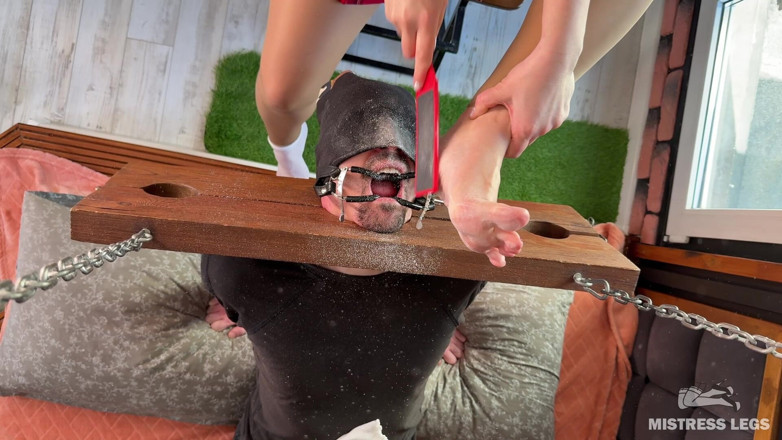 Mistress Legs: Foot Dust Feast Pedicure Scrapings Straight Into Slave's Mouth