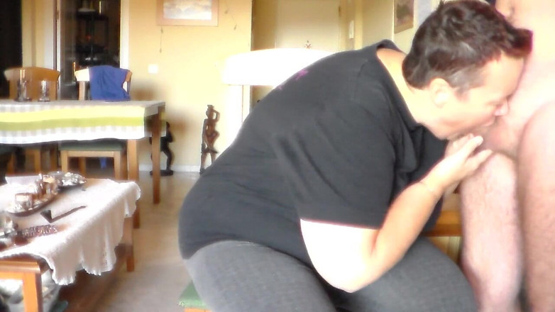 Sex hub couple: John is giving Jen a big cum facial