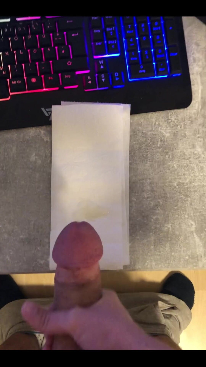 Hotlover1995x: Zakar Jerman gemuk perlu dipancut mani
