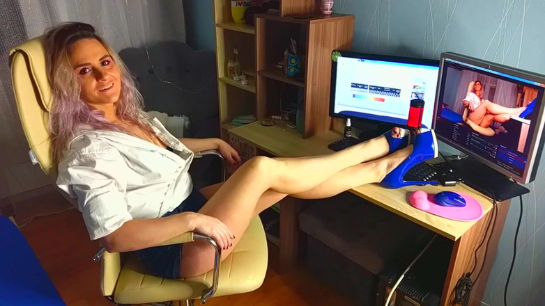 FoxyAndZaz: Footjob. The beauty was tired of work, her friend licked...