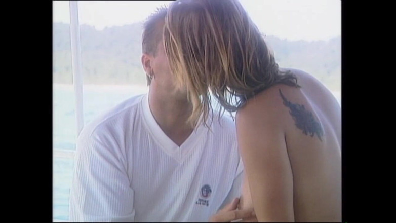 MMV films - The Original: MILF bertetek besar panas dikongkek di atas bot dan dipancut...