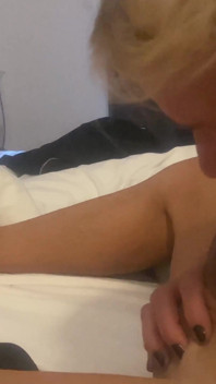 Pompino mattutino a letto
