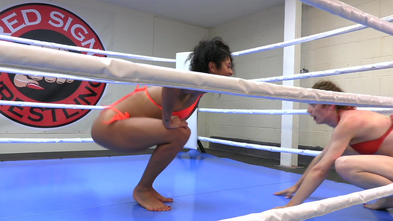 Red sign wrestling: Сабріна Джейд в Цес Монро