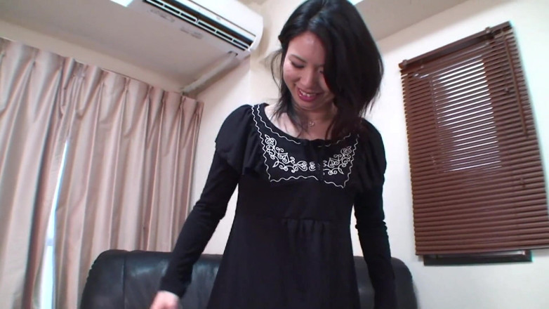 Japan Lust: Asiatica matură liniștită are parte de un futai bun și Hitachi