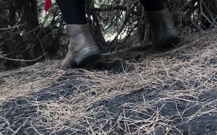 Hotwifekbh: Аматорське домашнє відео, зріла дружина з великими цицьками писає 3