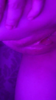 Великий член у маленькій пизді крупним планом