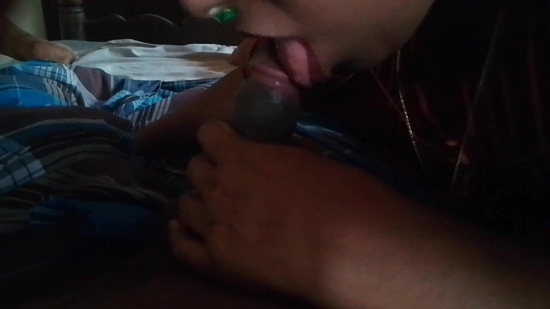 Skydreem1104: Indisch dorpsmeisje stopt de penis van haar man in haar...