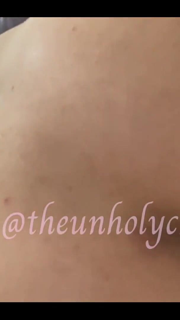 Hope You Like It When This Pussy Pisses (Theunholychi) Hope You Like It When This Pussy Pisses (Theunholychi)