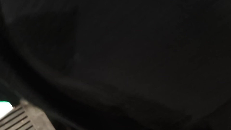 vuana: În genunchi și suge pula aia mare!