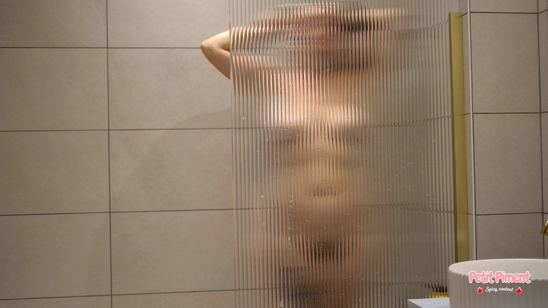 Petitpiment: Unisciti a Me Sotto La Doccia