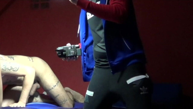 XXL gape hole used bareback by hard fuckers: Büyük penis tarafından çift kez sevişildim