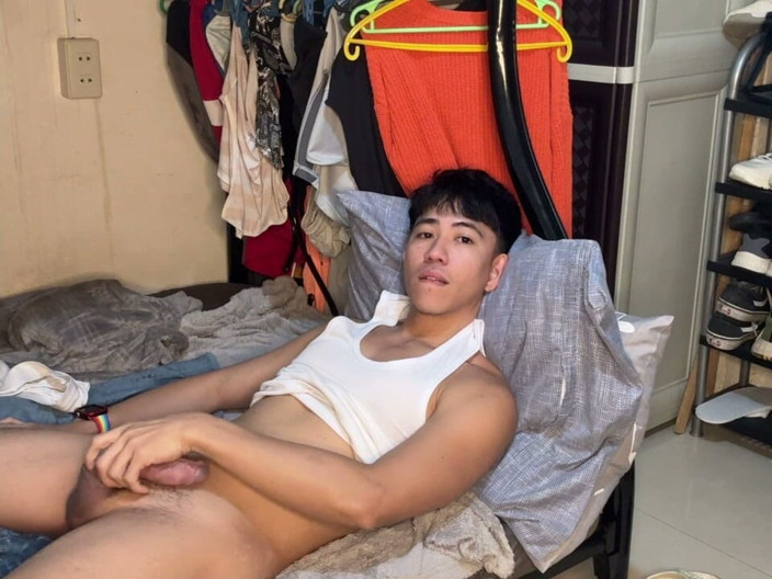 Jake7inch: Jacking off While Alone in My Room and Rainy