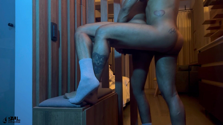 Paul Docux Studio: Частина 1/Серед мерехтливих кольорових вогнів ми дозволяємо цьому бажанню текти