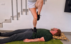 JoZi: Amateur Trampling with Sneaker and Socks
