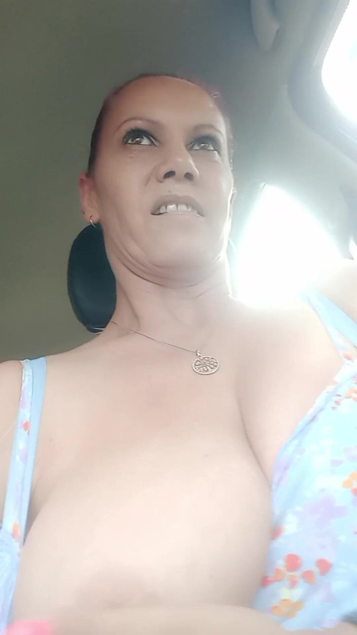 Exotic Tracy: Flashing Big Tits in Public