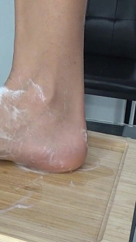 Kaki, stoking dan yogurt