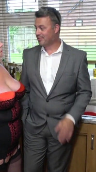 2 milf Zmierz sprzedawcę kuchennego