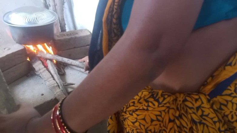 Priyanka314: Sesso molto caldo indiano cuoca zia