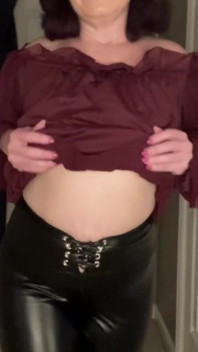 New Face and Ass Worship JOI Is Being Uploaded Tonight. Cum Me for Me on My Leggings.