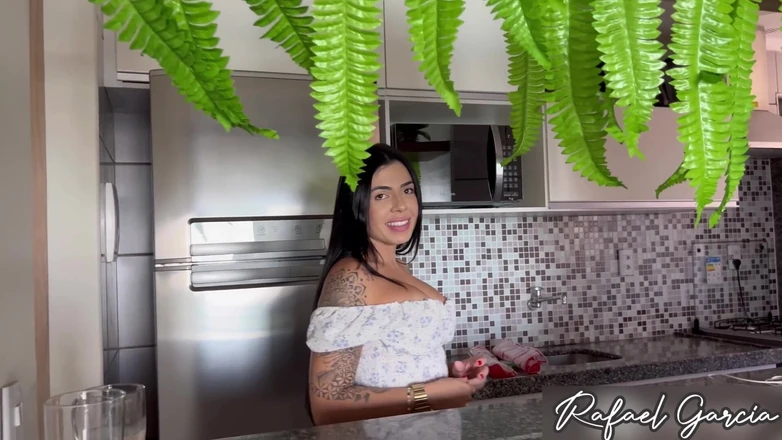 Drii cordeiro: I Fucked the Hot Maid in My Apartment's Kitchen