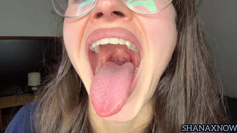 Shanaxnow: Фетиш говорит перед тем, как поглотить тебя, Uvula, фетиш в рот