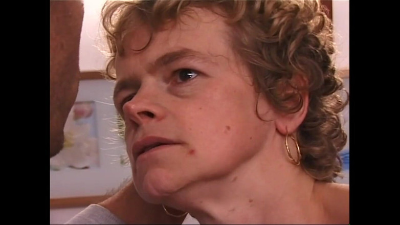 XTime Vod: Rijpe rondborstige dikke huisvrouwen met harig poesje drinken sperma (volledige film)