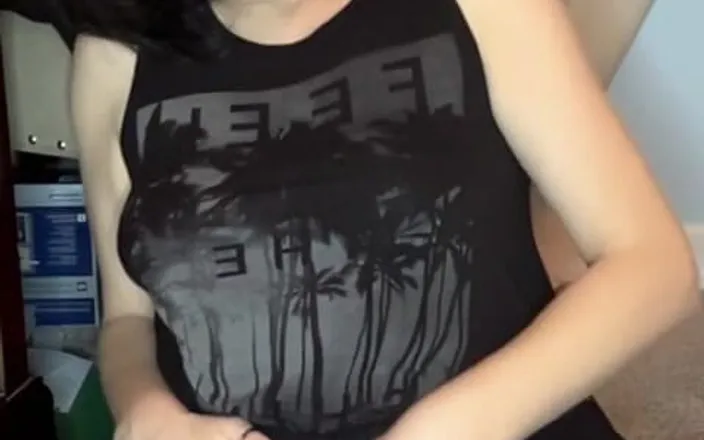Alessandrabee: MILF Tease Wanna Watch