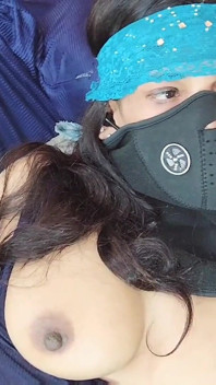 Desi nevlastní sestra anální dildo v sexy punčochách